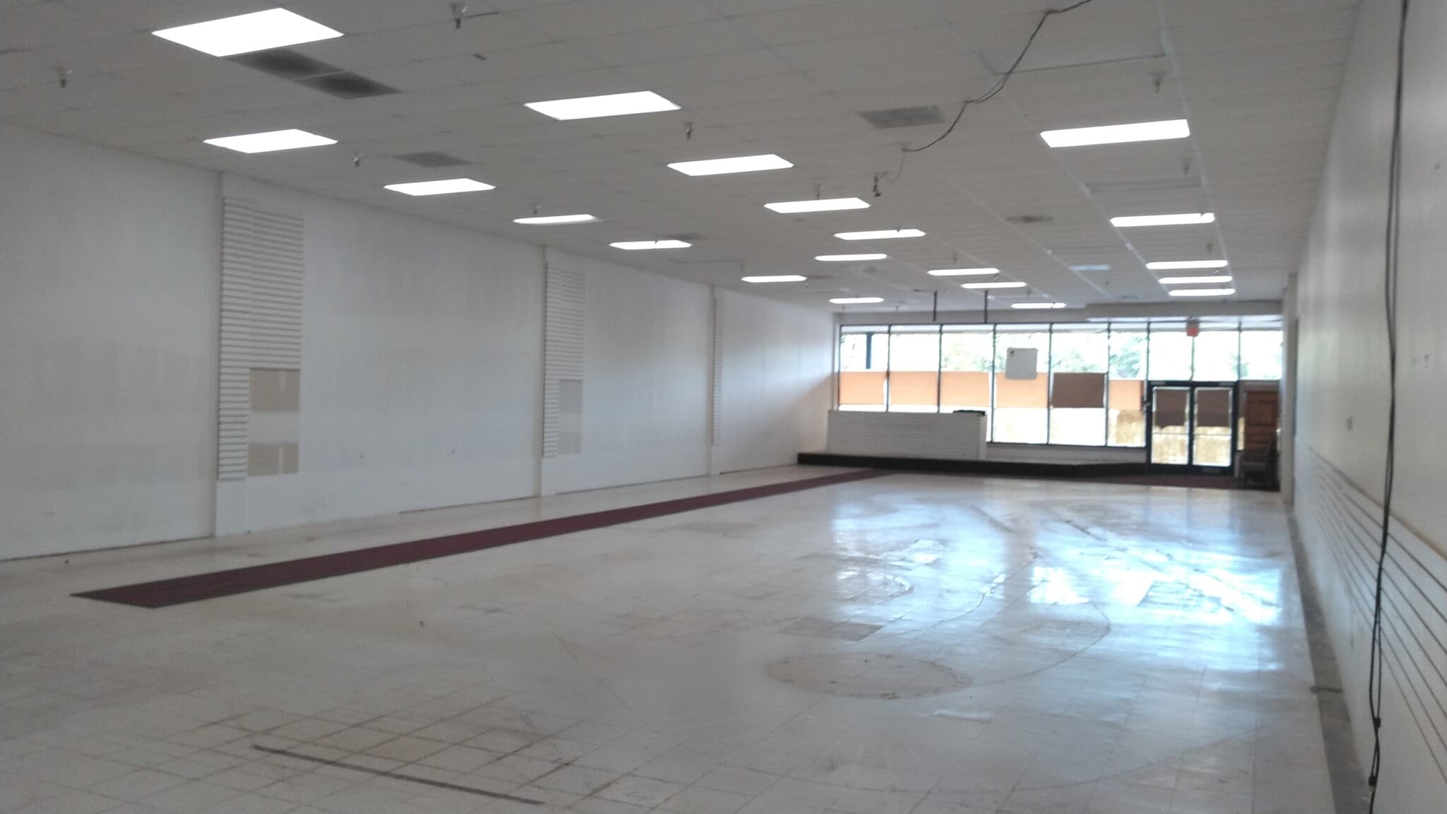 2135-2251 Belvidere Rd, Waukegan, IL for lease Interior Photo- Image 1 of 6