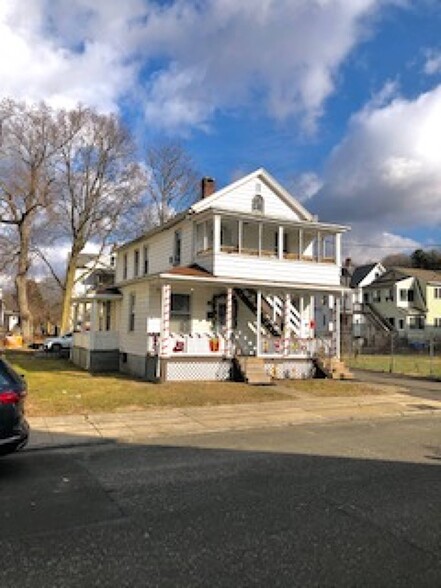 44 Vine St, Ansonia, CT à vendre - Photo principale - Image 1 de 1