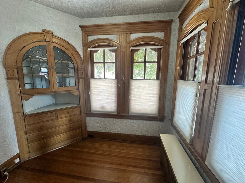 527 S Arlington Ave, Reno, NV à louer - Photo du bâtiment - Image 2 de 27