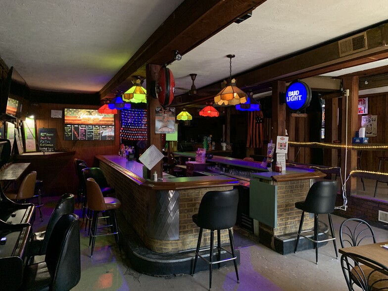 128 S Main St, Spring Grove, PA for sale - Interior Photo - Image 3 of 9