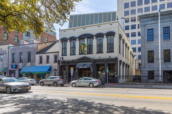 More details for 7-9 E Bay St, Savannah, GA - Retail for Sale