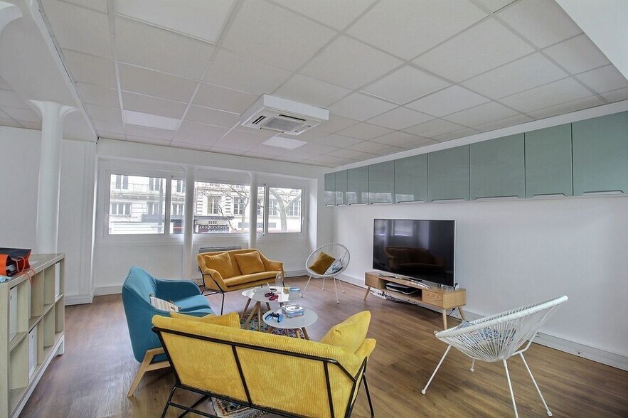 Office in Paris for lease - Building Photo - Image 2 of 4