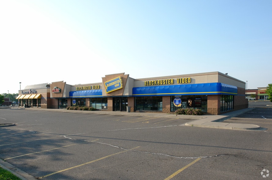 8065-8069 Brooklyn Blvd, Brooklyn Park, MN à louer - Photo du bâtiment - Image 3 de 4