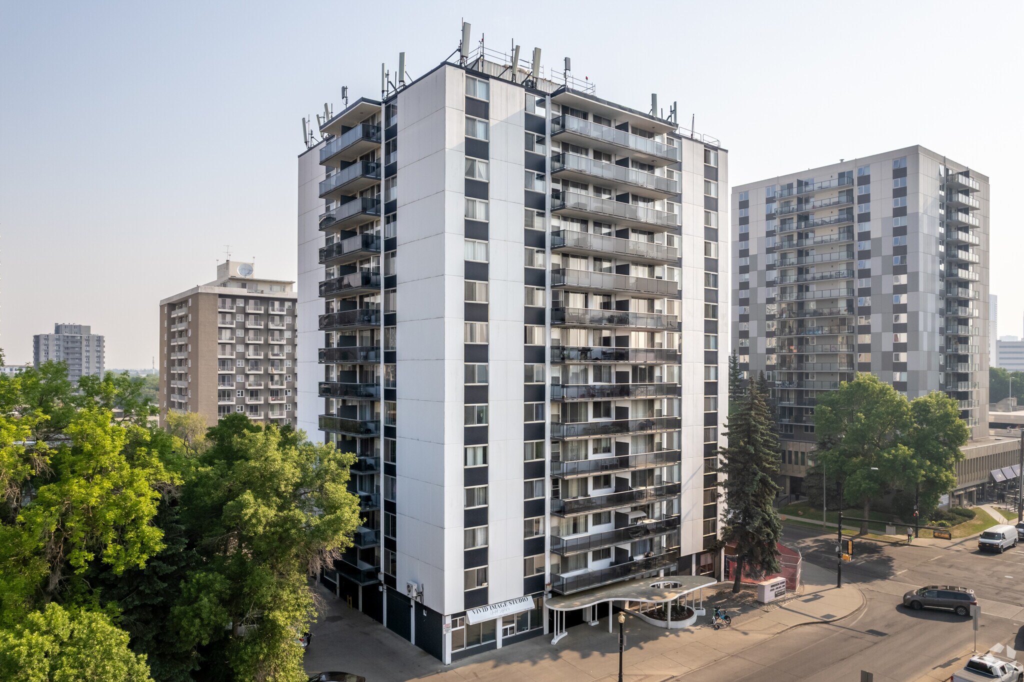 11610 100 Ave NW, Edmonton, AB à vendre Photo principale- Image 1 de 1