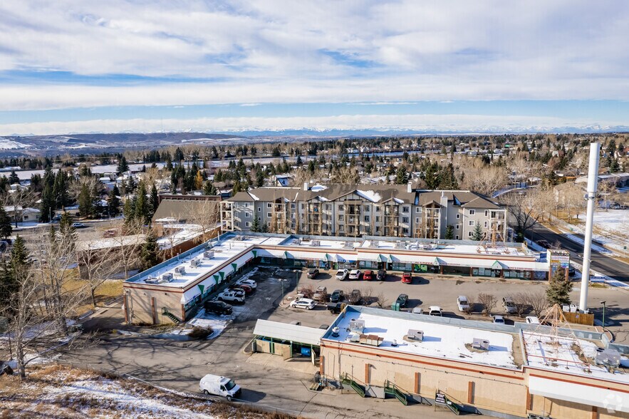 735 Ranchlands Blvd NW, Calgary, AB à louer - Aérien - Image 2 de 5