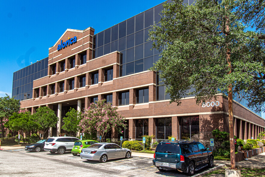 10940 Laureate Dr, San Antonio, TX à vendre - Photo du bâtiment - Image 1 de 1