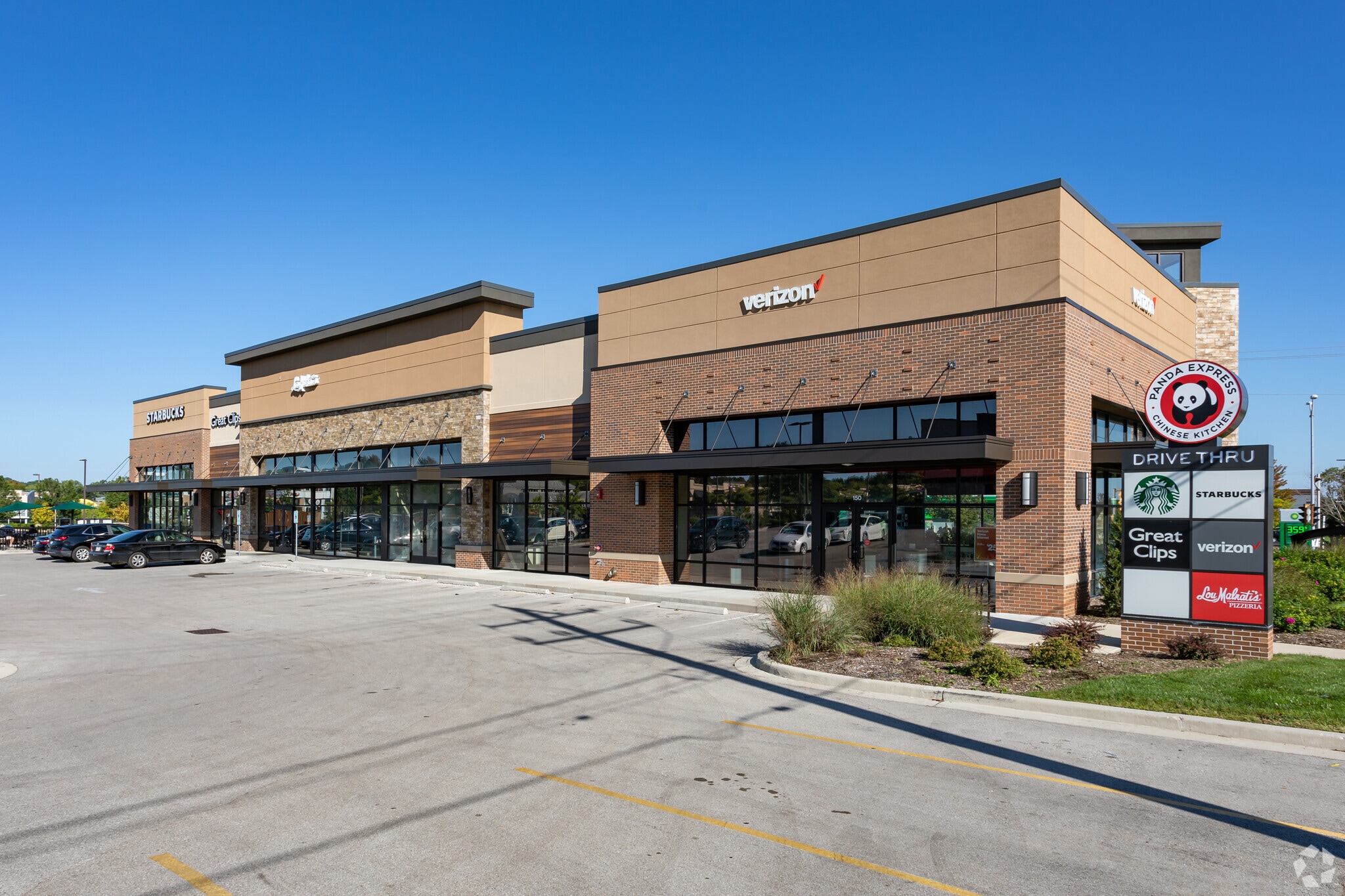 2720 N Grandview Blvd, Waukesha, WI for lease Building Photo- Image 1 of 8