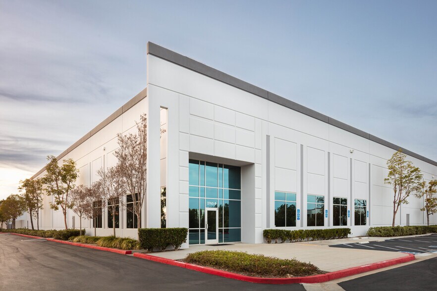 2765 Progress St, Vista, CA à louer - Photo du bâtiment - Image 2 de 14