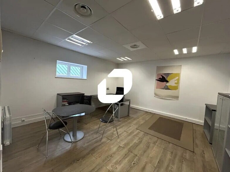 Office in Fontenay-sous-Bois for lease - Interior Photo - Image 1 of 10