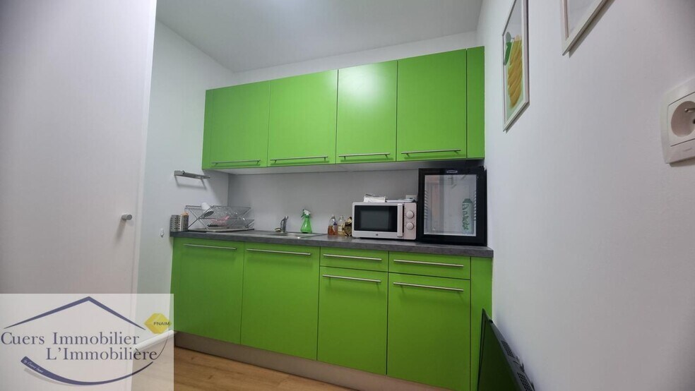Bureau dans Solliès-Pont à vendre - Photo du bâtiment - Image 3 de 8