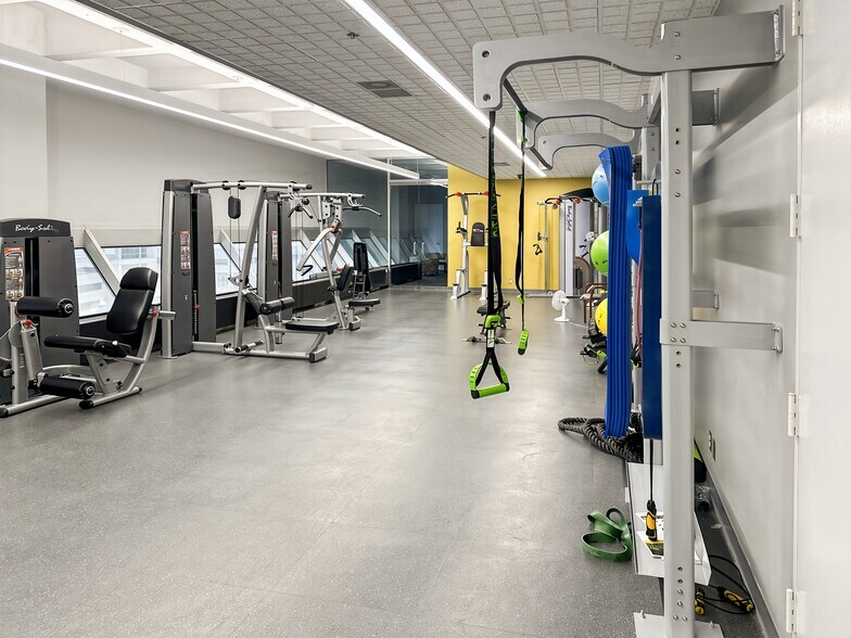 110 E Wayne St, Fort Wayne, IN à louer - Photo intérieure - Image 3 de 3