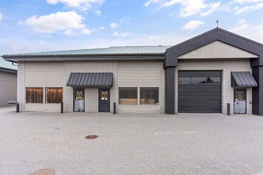 8950 Young Rd, Chilliwack, BC à vendre - Photo du bâtiment - Image 1 de 1