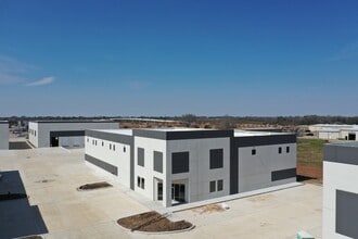 1613 Main st, Pearland, TX for lease Building Photo- Image 1 of 2