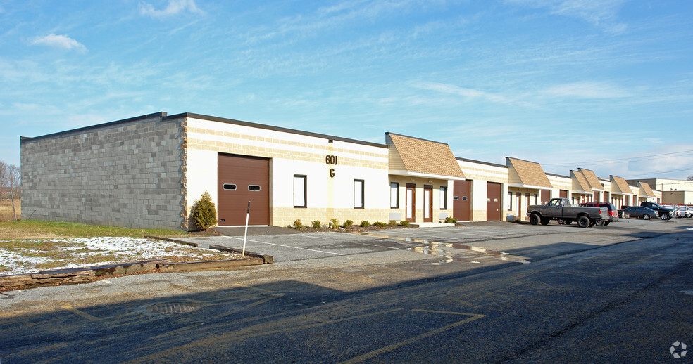 601 Cornell Dr, Wilmington, DE for lease - Building Photo - Image 2 of 2