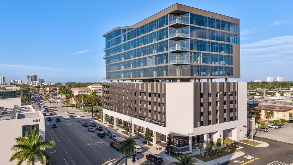 800 N Federal Hwy, Hallandale Beach, FL à vendre - Photo du bâtiment - Image 2 de 10