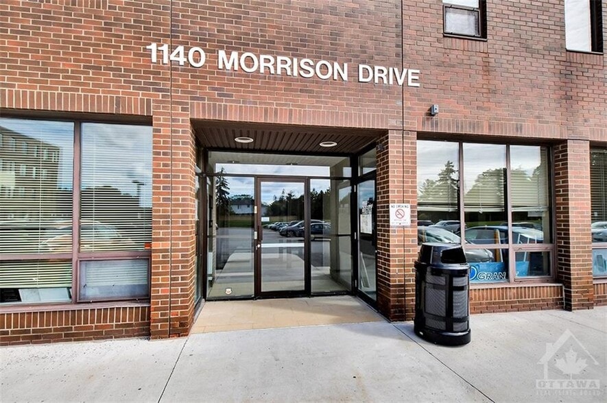 1140 Morrison Dr, Ottawa, ON à louer - Photo du bâtiment - Image 3 de 3