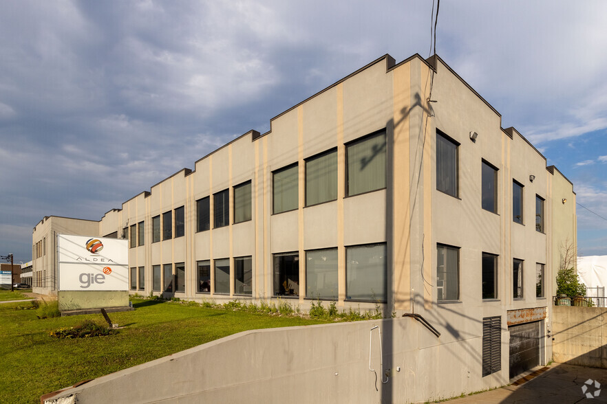 8550 Ch De La Côte-De-Liesse, Montréal, QC à louer - Photo du bâtiment - Image 2 de 10