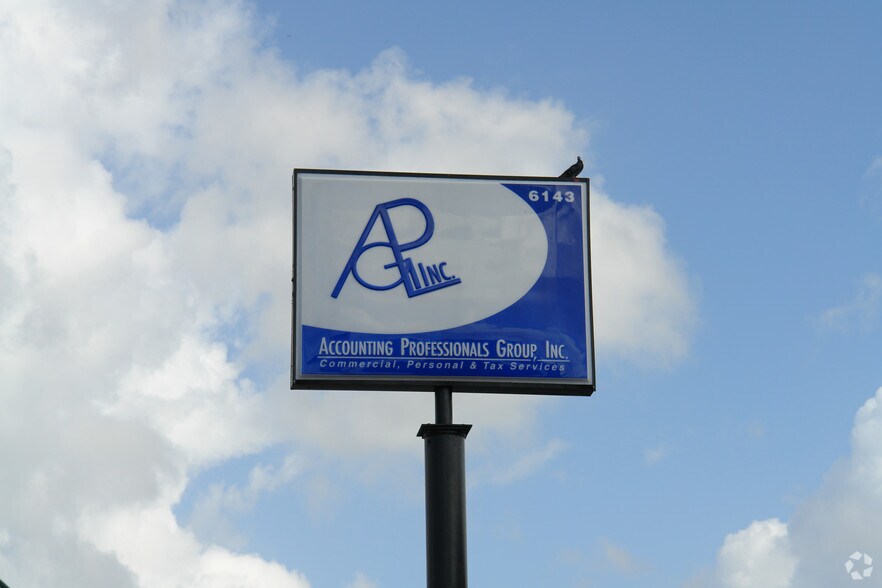 6143 S Orange Blossom Trl, Orlando, FL à vendre - Photo du bâtiment - Image 2 de 30