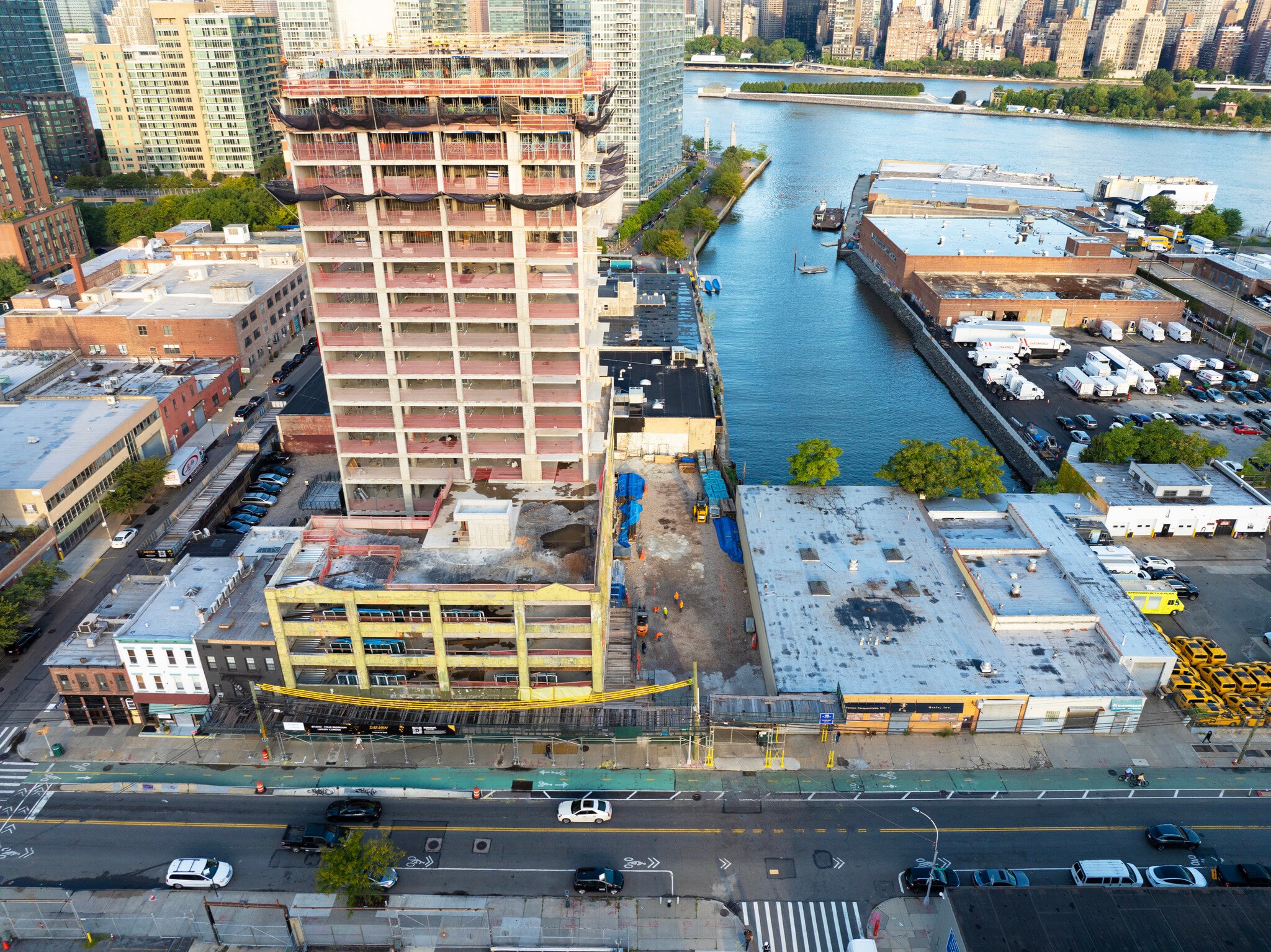 45-40 Vernon Blvd, Long Island City, NY for lease Primary Photo- Image 1 of 8
