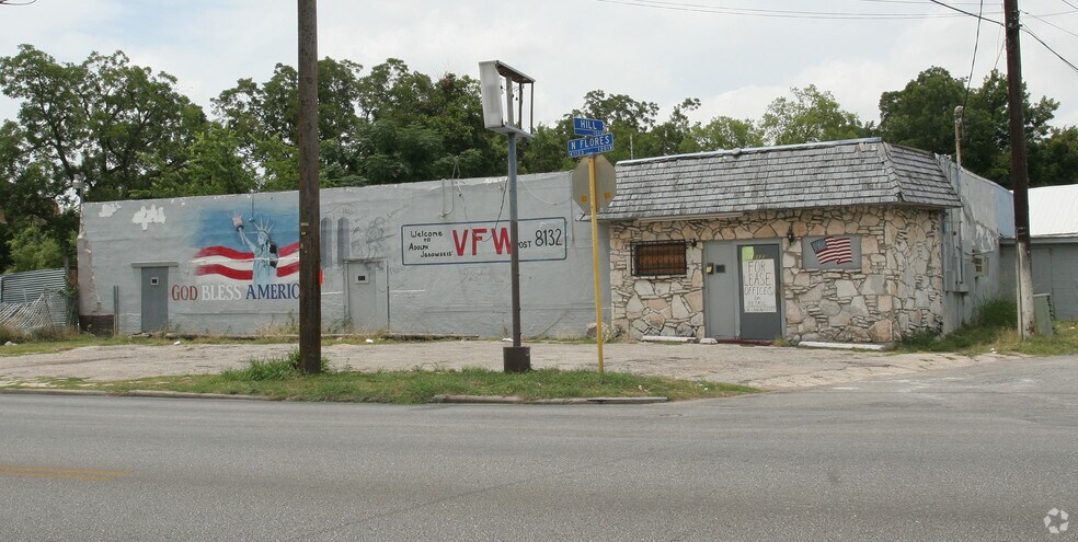 1123 N Flores, San Antonio, TX à vendre - Photo du bâtiment - Image 2 de 20