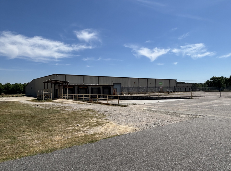 100 Industrial Rd, Red Springs, NC à louer - Photo du bâtiment - Image 1 de 10