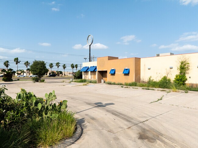 Plus de détails pour 688 E Expressway 83, La Joya, TX - Commerce de détail à vendre