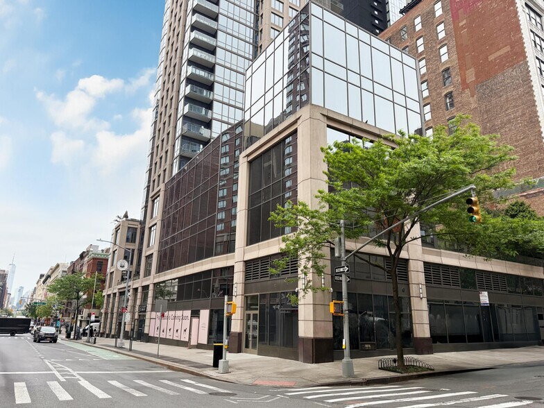 735-753 Sixth Ave, New York, NY à louer - Photo du bâtiment - Image 2 de 3