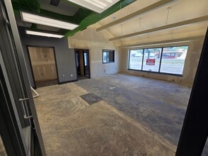 1549 W 7800 S, West Jordan, UT for lease Interior Photo- Image 1 of 18