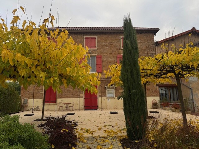 Local d'activités dans Davayé à vendre - Photo du bâtiment - Image 2 de 6