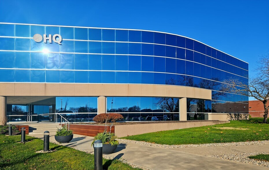 9465 Counselors Row, Indianapolis, IN à louer - Photo du bâtiment - Image 3 de 19