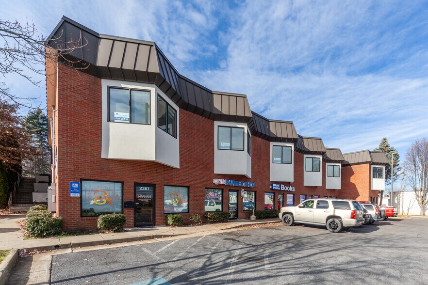 2251-2281 Valley Ave, Winchester, VA à louer - Photo du bâtiment - Image 1 de 5