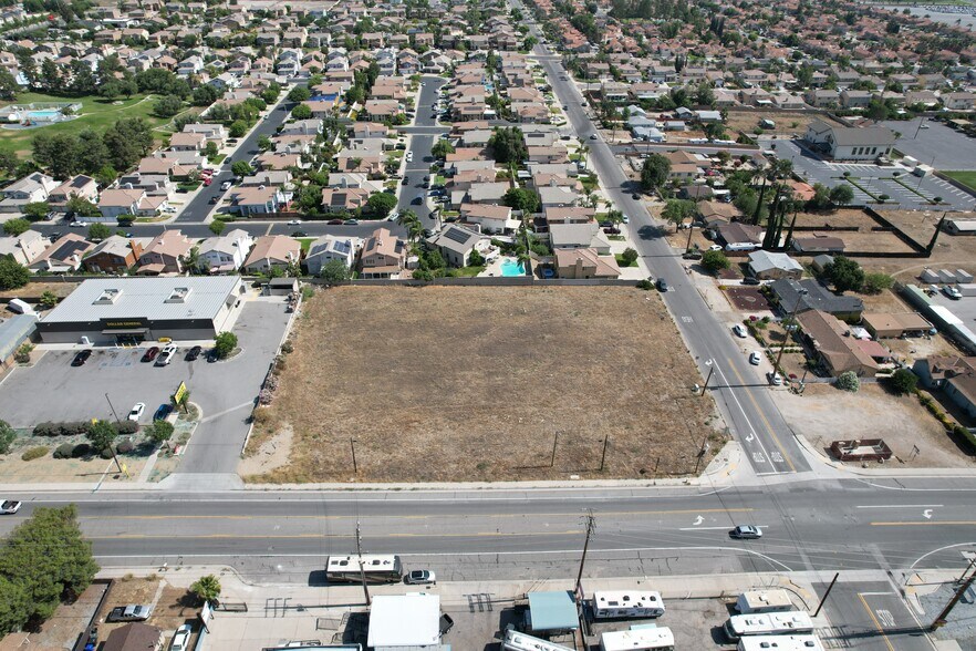 2022 Mentone Blvd, Mentone, CA à vendre - Photo du bâtiment - Image 2 de 26