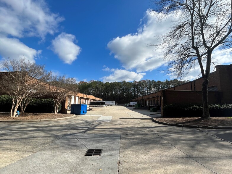 1600 Wilson Way NW, Smyrna, GA for lease - Building Photo - Image 2 of 4