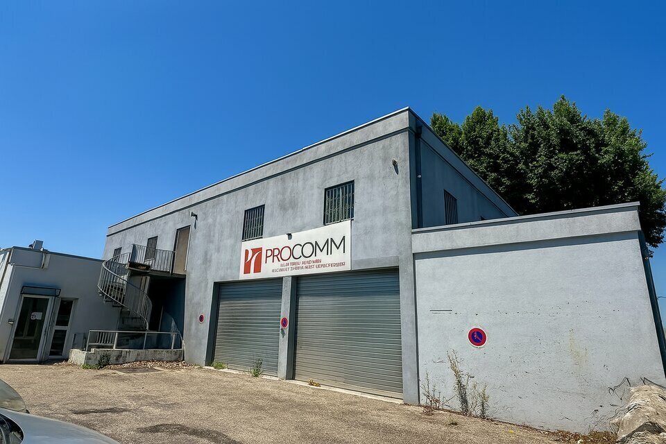 Industrial in Avignon for lease Building Photo- Image 1 of 12