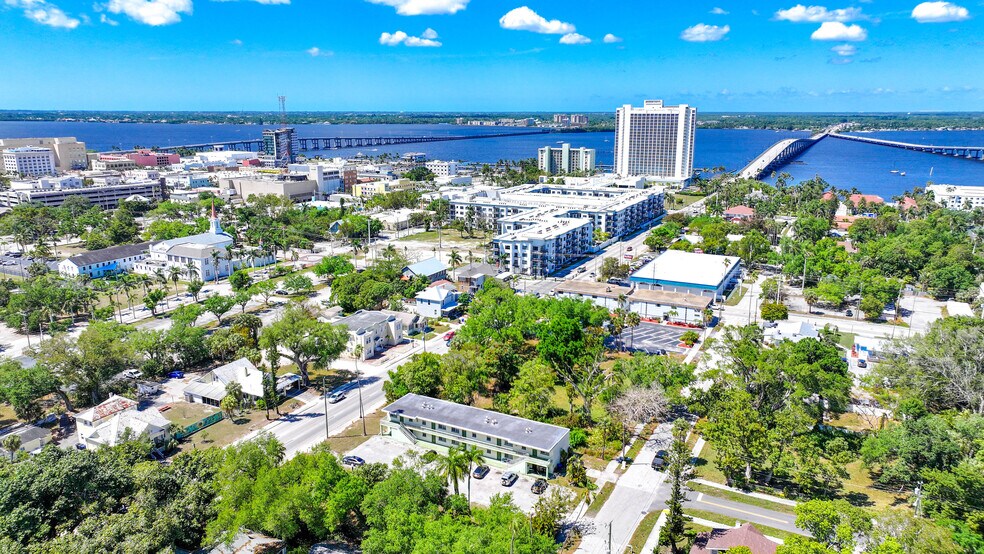 1761 Fowler St, Fort Myers, FL à vendre - Photo du bâtiment - Image 2 de 11