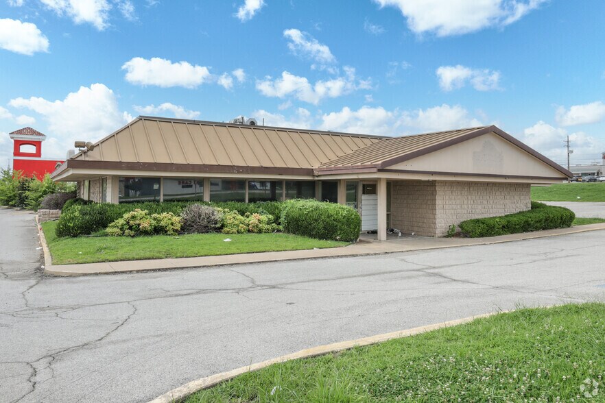 8104 E 68th St, Tulsa, OK à louer - Photo principale - Image 1 de 5