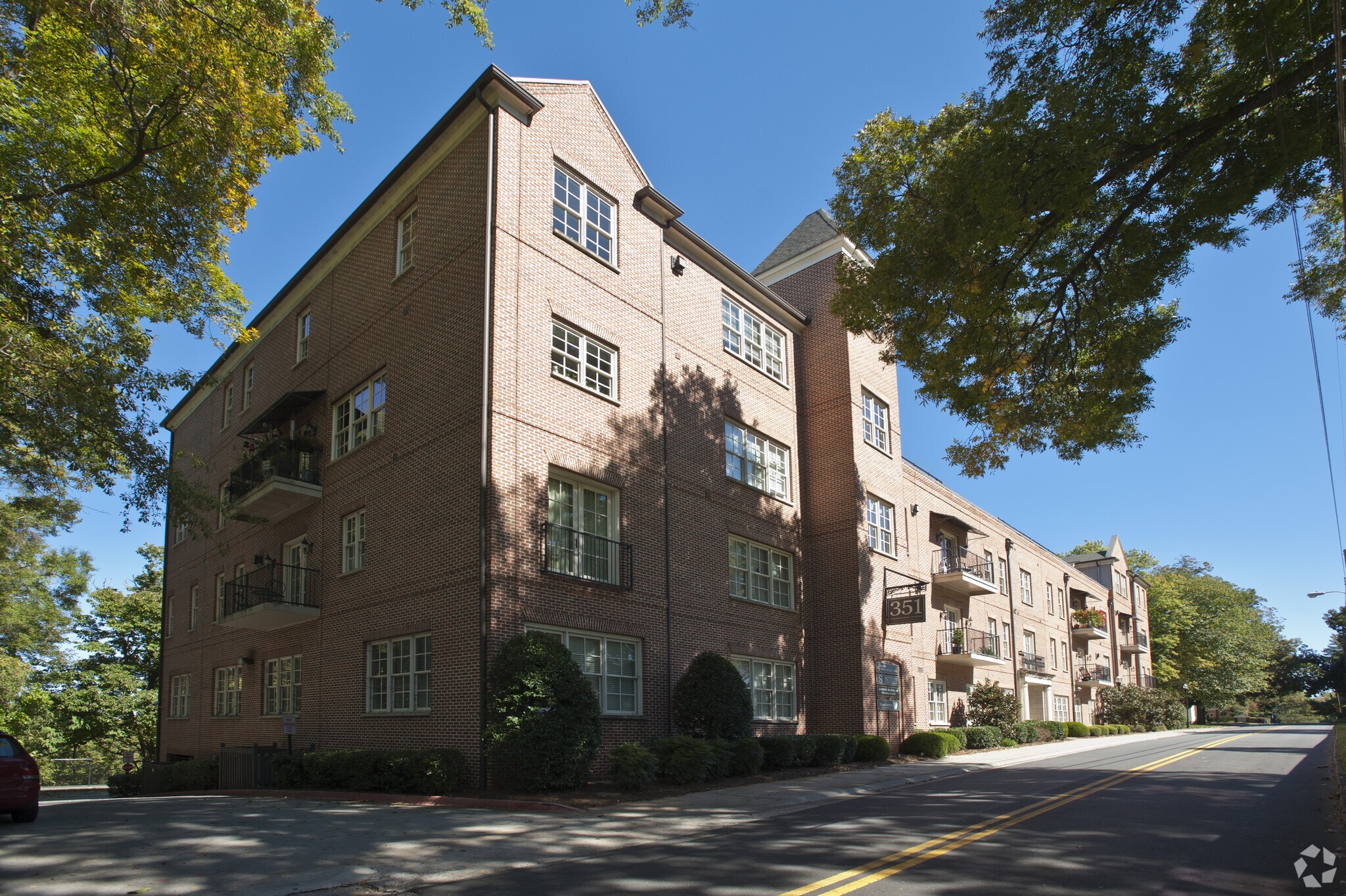 351 Washington Ave NE, Marietta, GA à louer Photo principale- Image 1 de 3