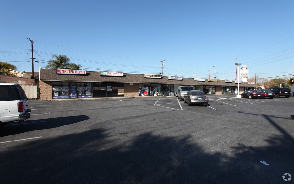 13676-13694 Telegraph Rd, Whittier, CA à louer - Photo du bâtiment - Image 3 de 3