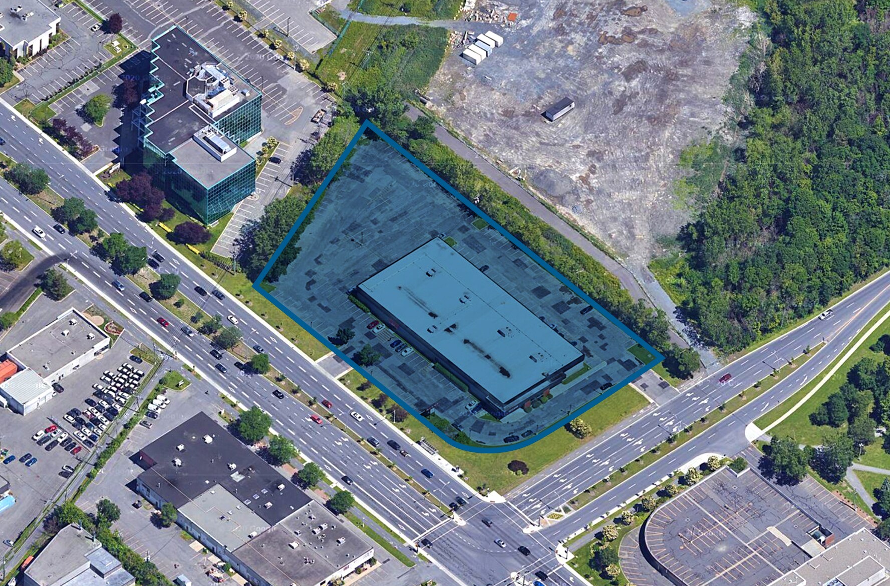 475 Boul Roland-Therrien, Longueuil, QC à vendre Photo principale- Image 1 de 1