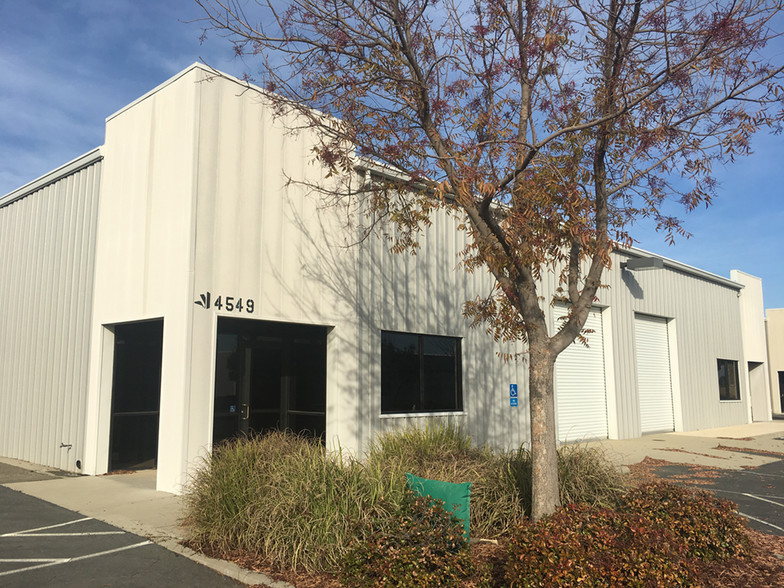 4545 Skyway Dr, Olivehurst, CA for lease - Building Photo - Image 1 of 4