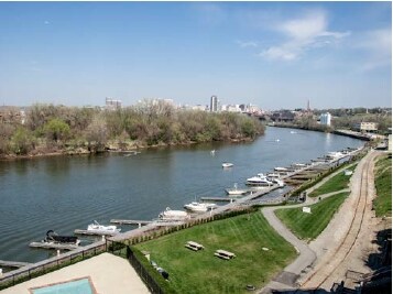 One Old Delaware St, Richmond, VA à vendre - Photo du bâtiment - Image 2 de 2