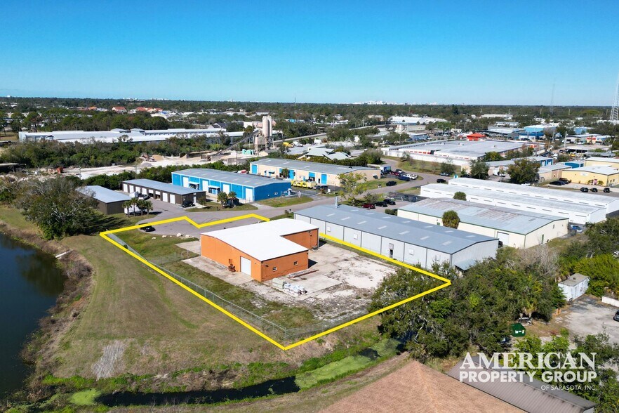 6099 Deacon Rd, Sarasota, FL à vendre - Photo du bâtiment - Image 3 de 17