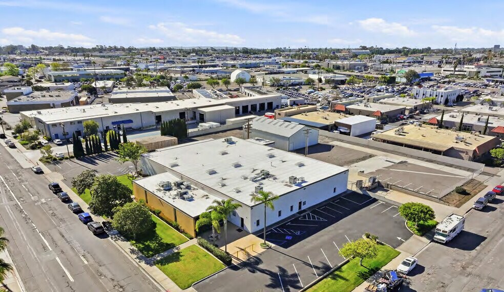 4720 Mercury St, San Diego, CA à vendre - Photo du bâtiment - Image 2 de 9