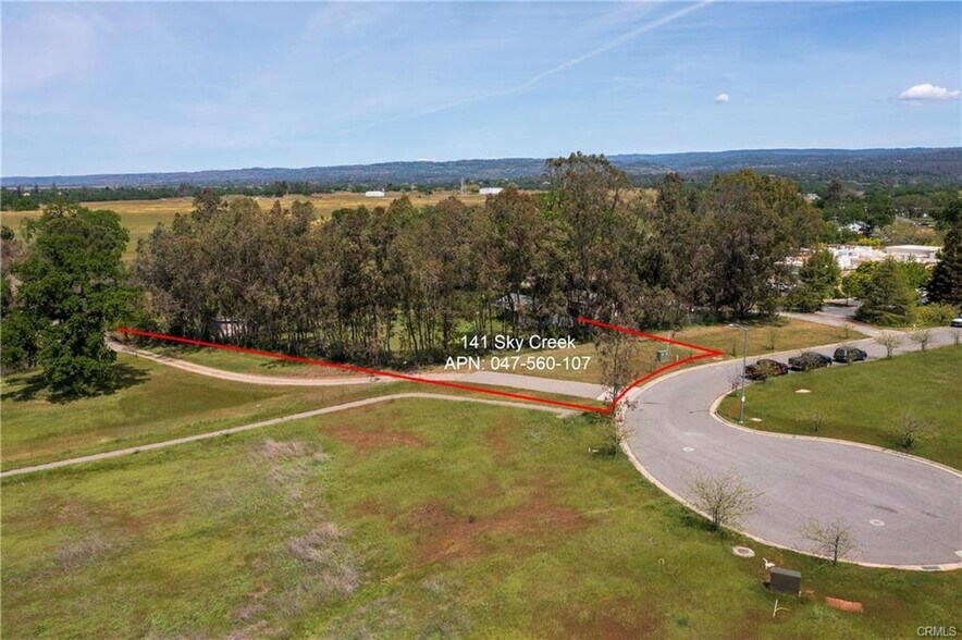 141 Sky Creek Ct, Chico, CA à vendre - Photo du bâtiment - Image 2 de 3