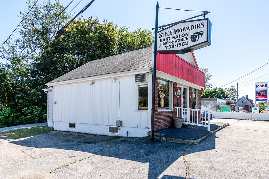 1824 Warwick Ave, Warwick, RI à vendre - Photo du bâtiment - Image 3 de 17