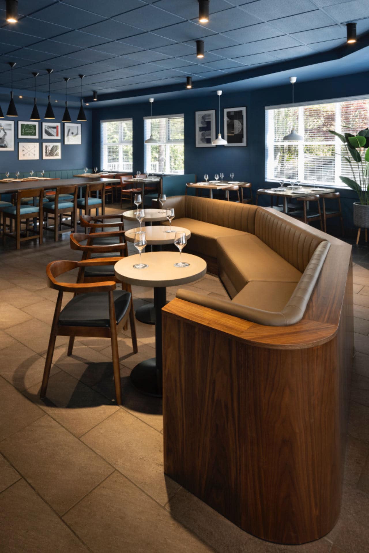 10410 158th St, Surrey, BC à louer Photo du bâtiment- Image 1 de 4