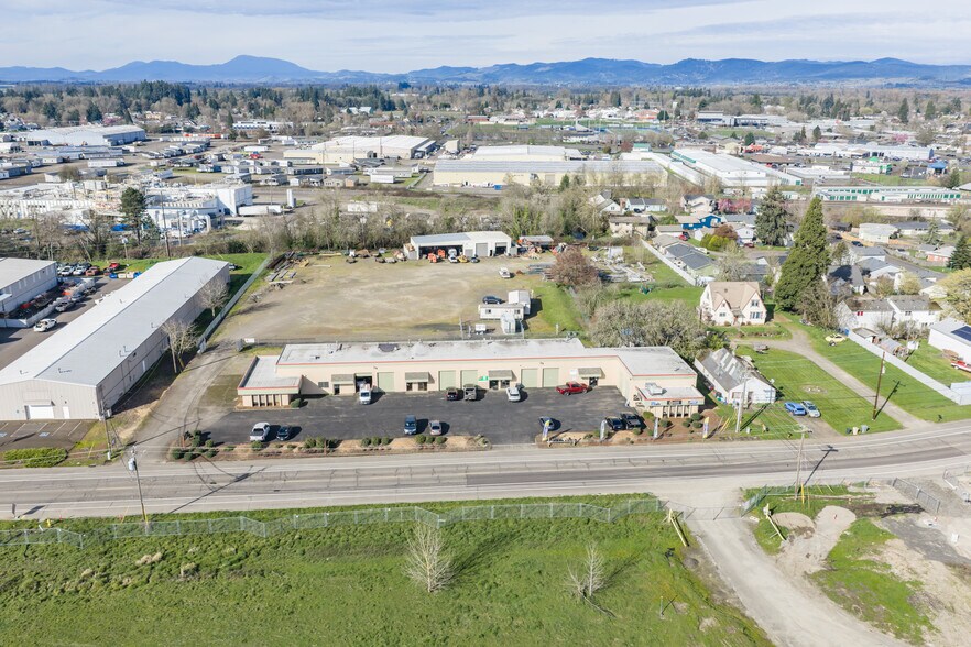 2300 Ferry St SE, Albany, OR à louer - Aérien - Image 3 de 10