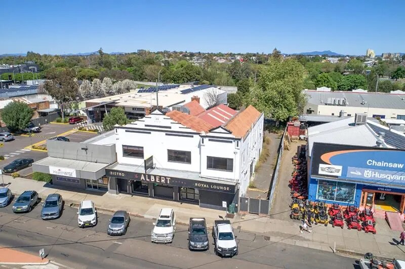 209 Peel St, Tamworth for sale Primary Photo- Image 1 of 5