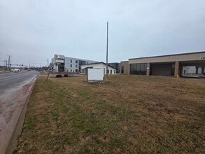 401 N 2nd St, Rogers, AR for lease Interior Photo- Image 2 of 56