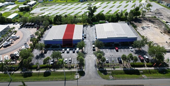 Plus de détails pour 16171 San Carlos Blvd, Fort Myers, FL - Industriel à louer